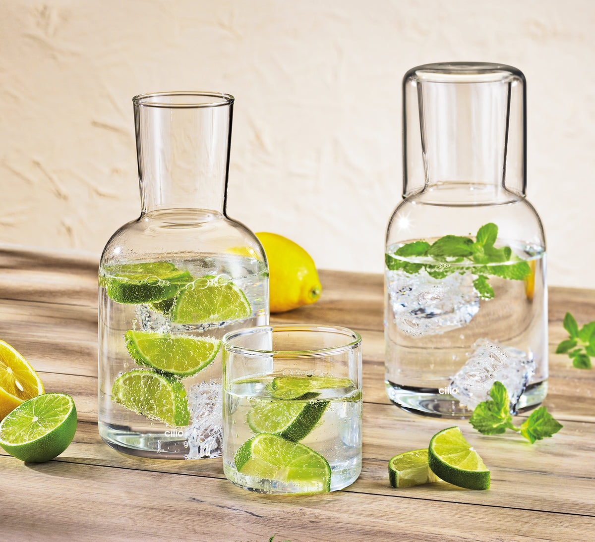 Wasserkaraffe mit Trinkglas
