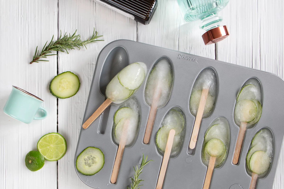 we love baking - Cake Lollies